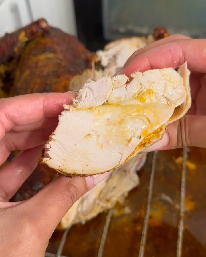 Oficialmente llego el día de preparación para acción de gracias! 😍 Déjame saber en los comentarios cuál receta usaras para las fiestas y si tienes alguna pregunta o duda sobre alguna receta! Estaré contestando sus preguntas lo más pronto posible para ayudarles 💕 #accióndegracias