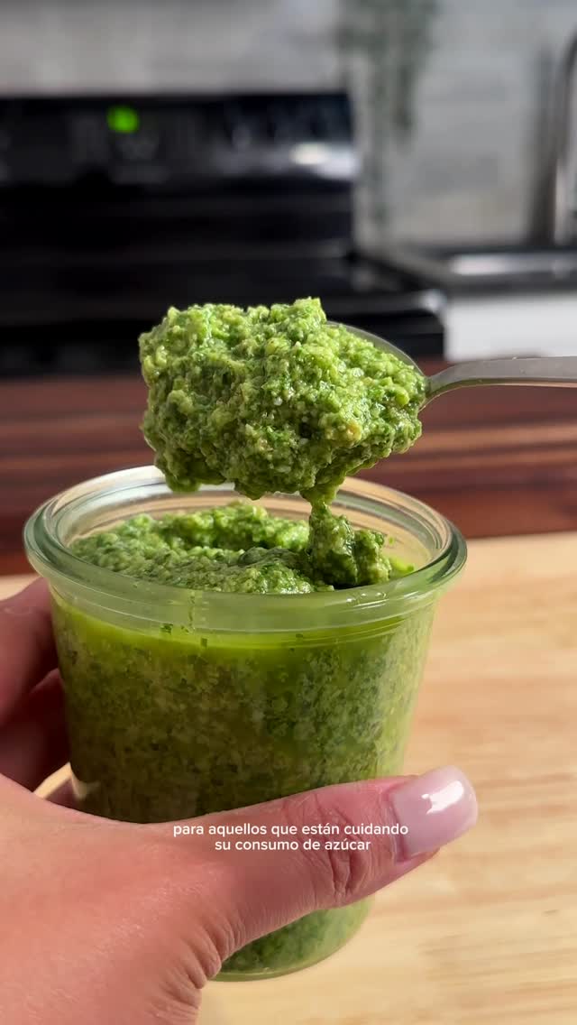 Pesto de Nueces Saludable 🌿🧄