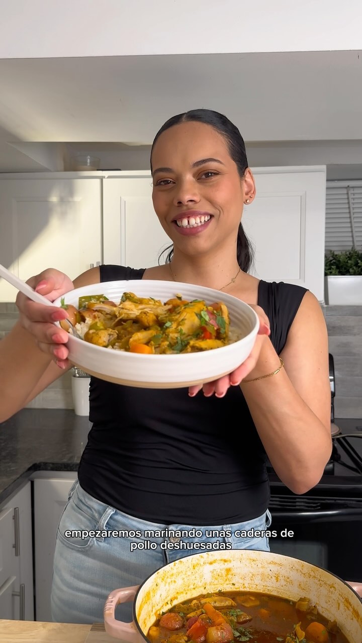 🍗 Pollo Guisado Estilo Puertorriqueño Bajo en Carbohidratos 🇵🇷
