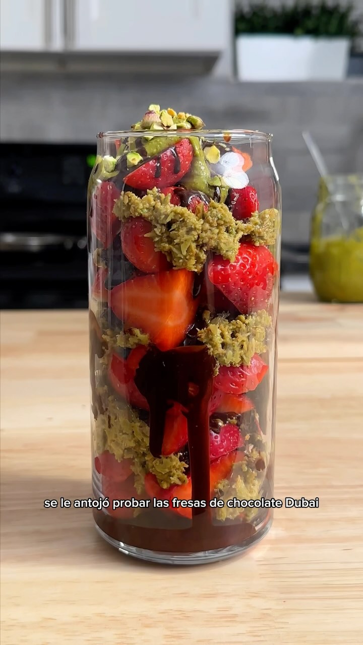 🍓 Vaso de Chocolate y Fresas Dubai (Sin Azúcar)