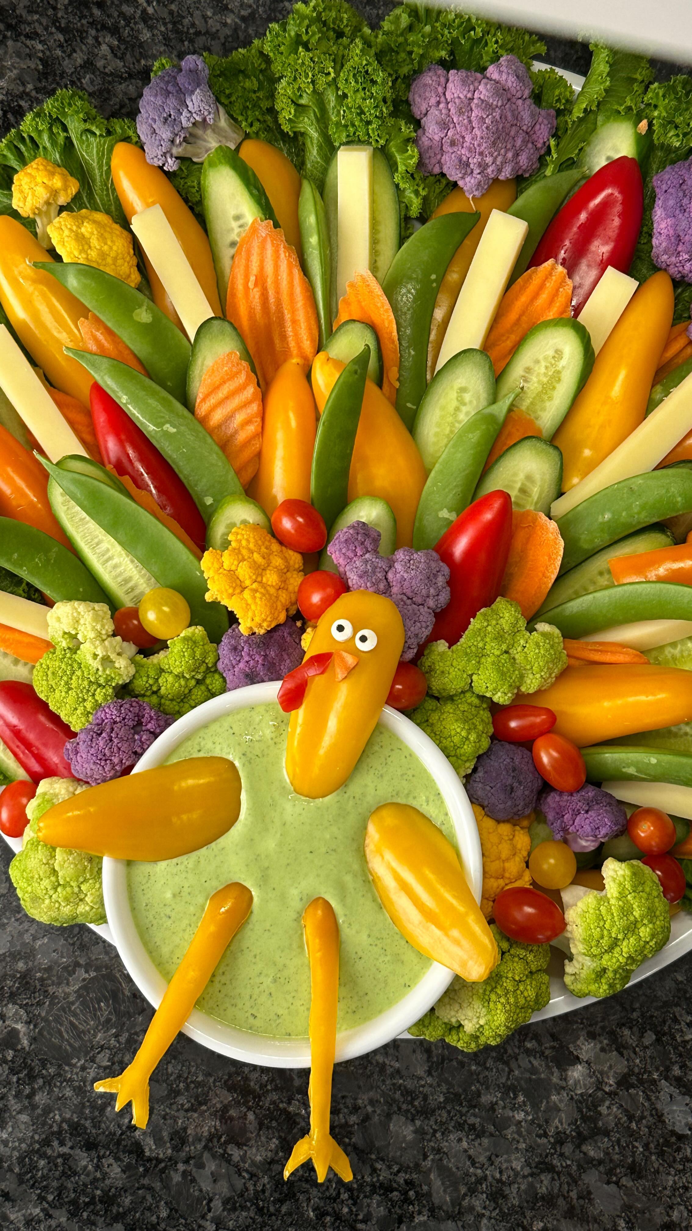 🤤A creamy dip that compliments any veggie!