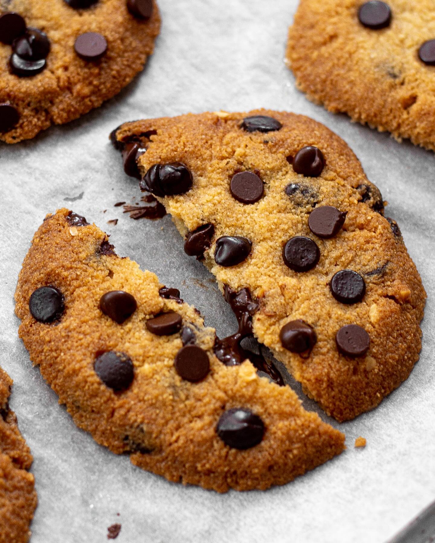 Almond flour chocolate chip cookies 🍪💕
