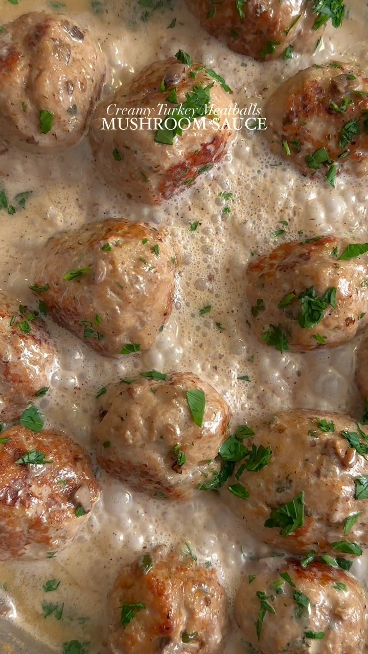 🤤 Can never go wrong with creamy mushroom sauce 💕