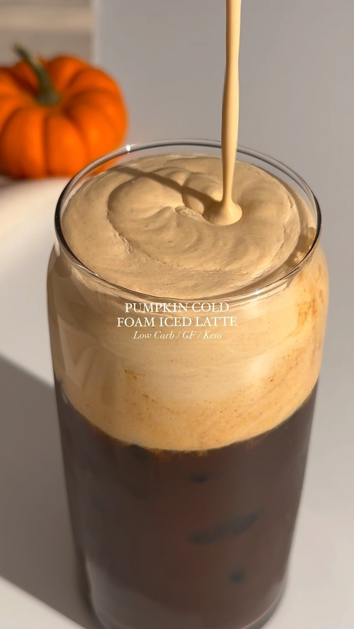 Cheers to pumpkin spice season! 🍂🎃
