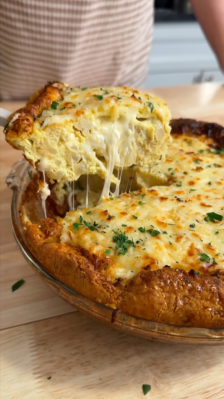 🧀 Cheesy Garlic Frittata with Cauliflower