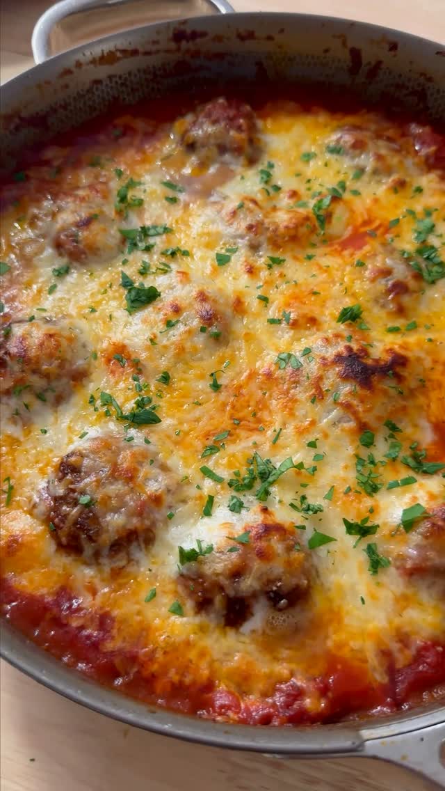 🍝Cheesy Meatballs in Tomato Sauce
