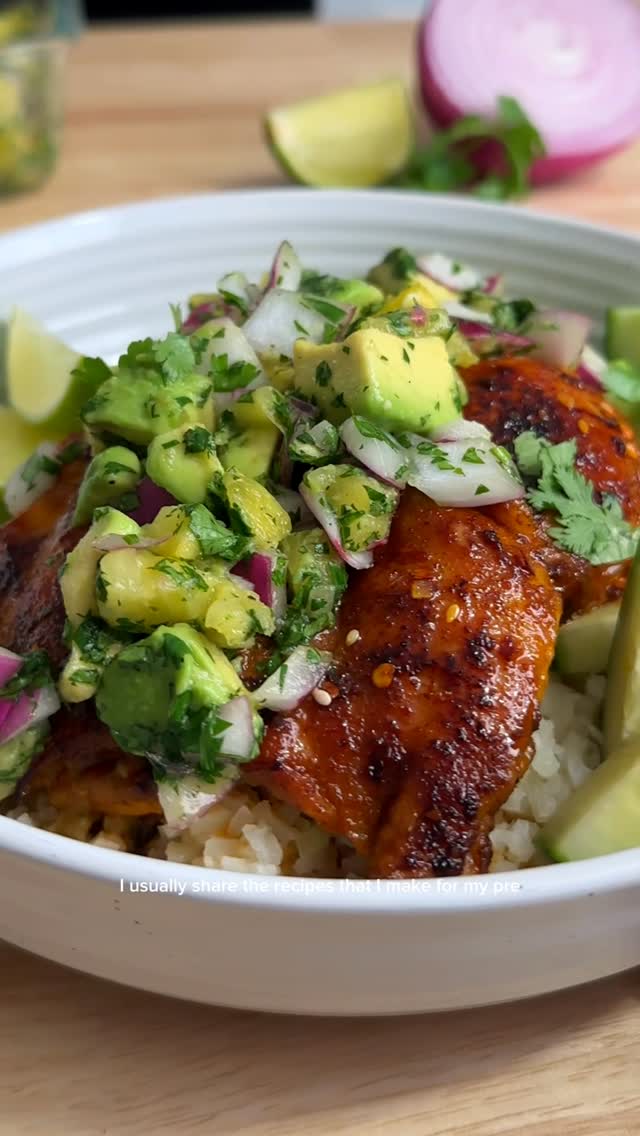 Chili Honey Chicken Bowl 🍍🥑