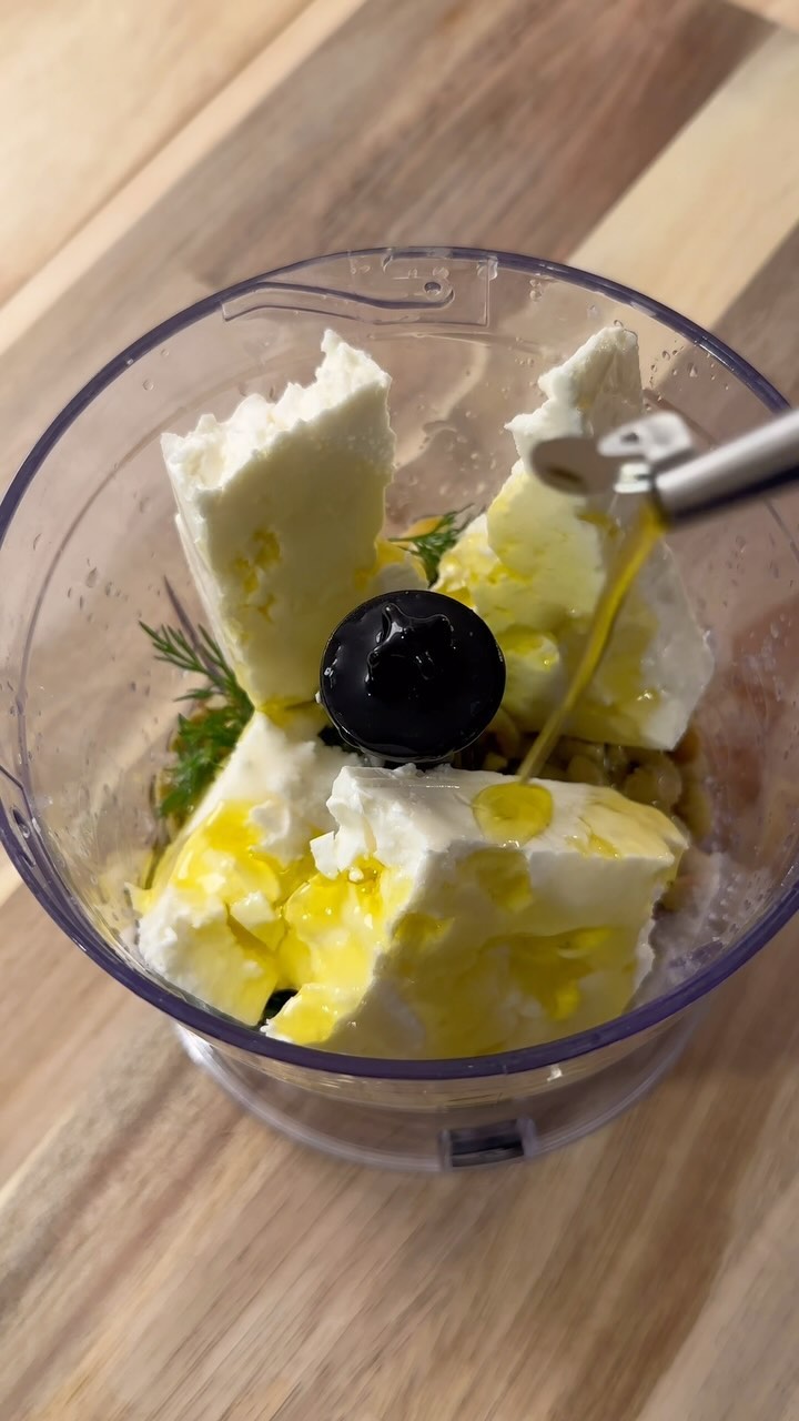 Creamy Olive and Feta Dip ⬇️