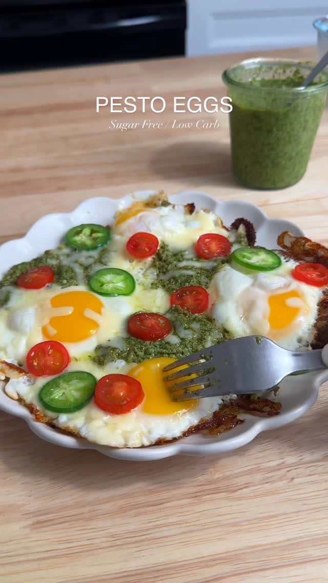 Healthy Breakfast: Pesto Eggs 🍳🌿