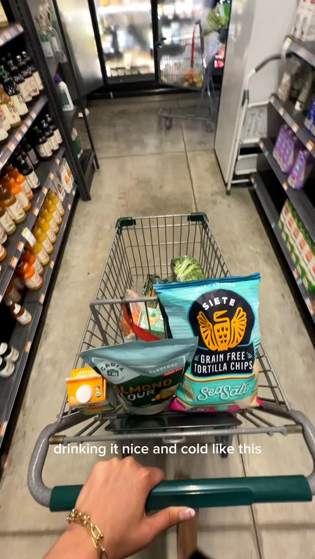 Healthy grocery haul in Puerto Rico 📍@freshmartpr 💕