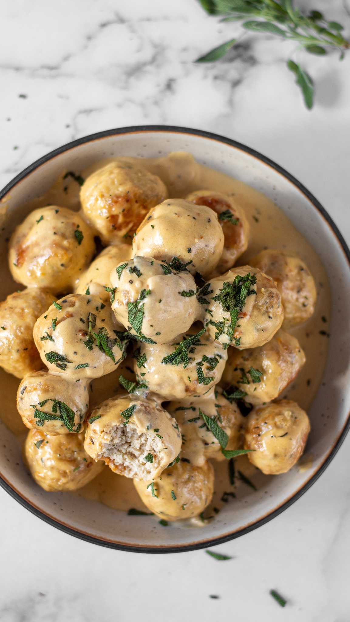 Here’s how to make these creamy meatballs ⬇️