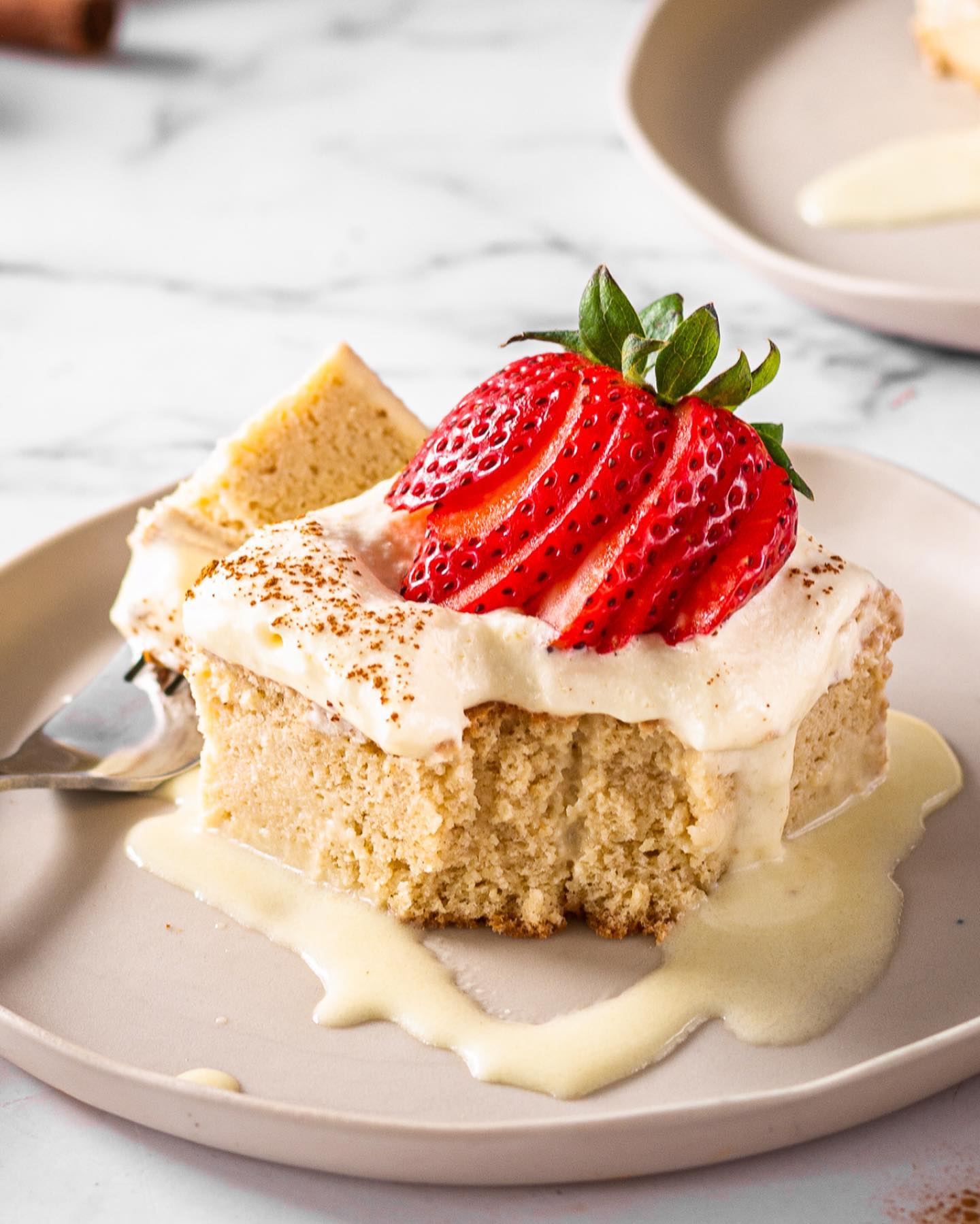 Here's how to make this Low Carb Tres Leches 🔽