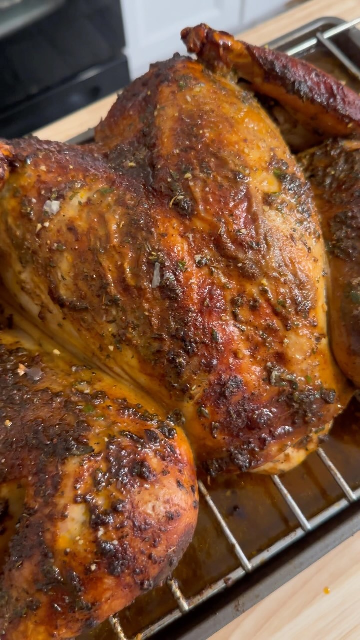 Juicy Spatchcocked Thanksgiving Turkey 🦃