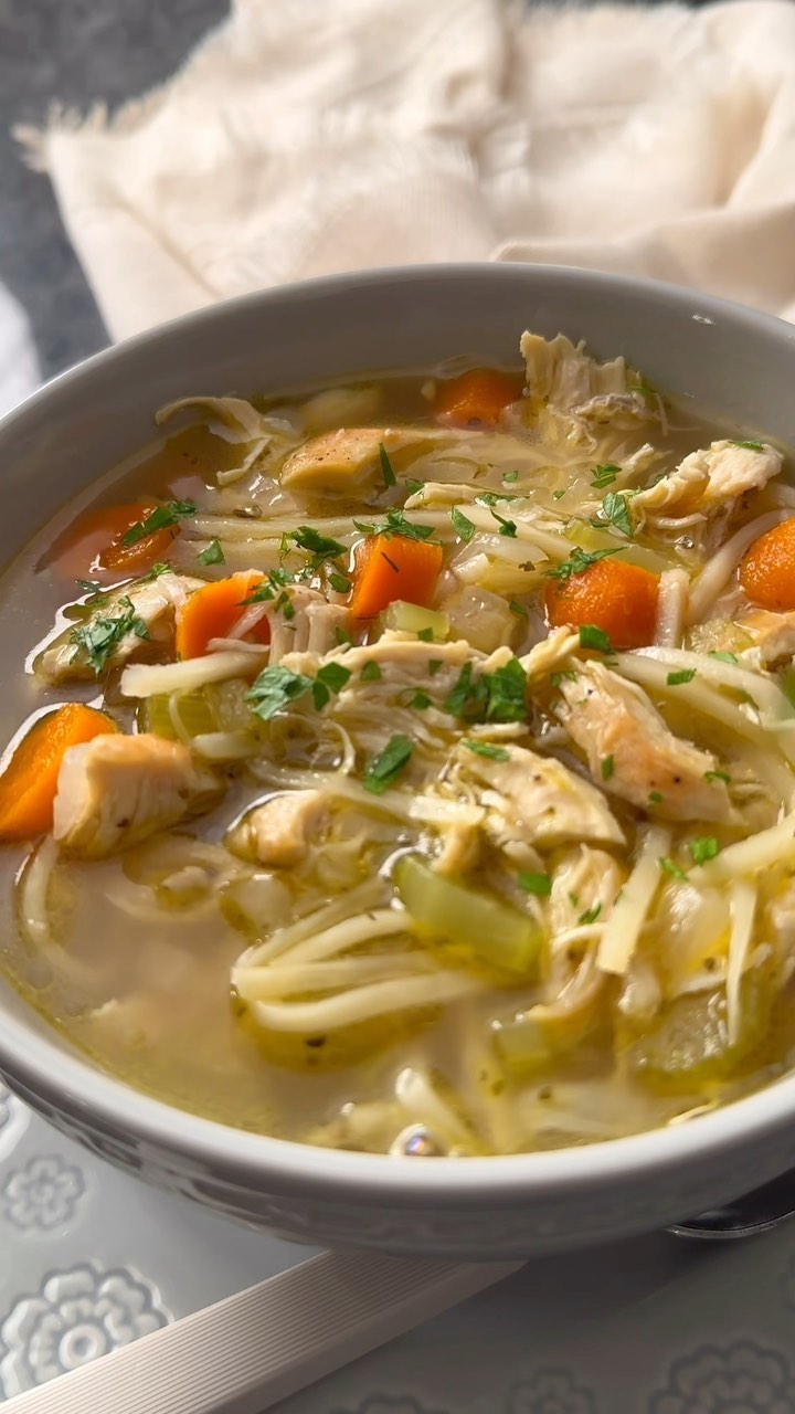 🤤Making a good chicken noodle soup is easier than you think!