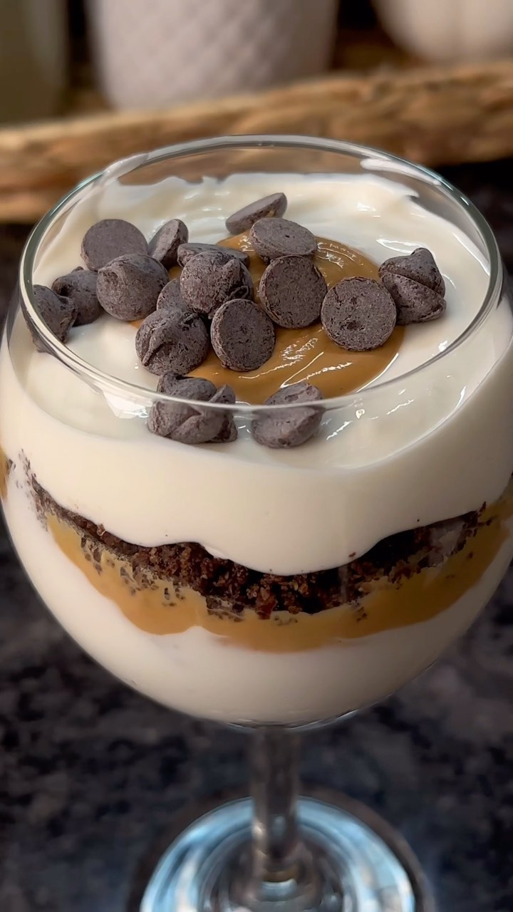 Peanut butter pie in a cup 🤩