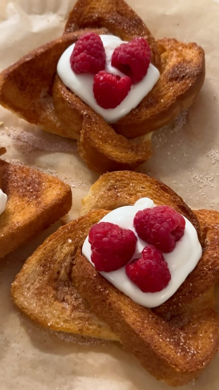 🍞Raspberry Cheesecake Cinnamon Spiral Toasts