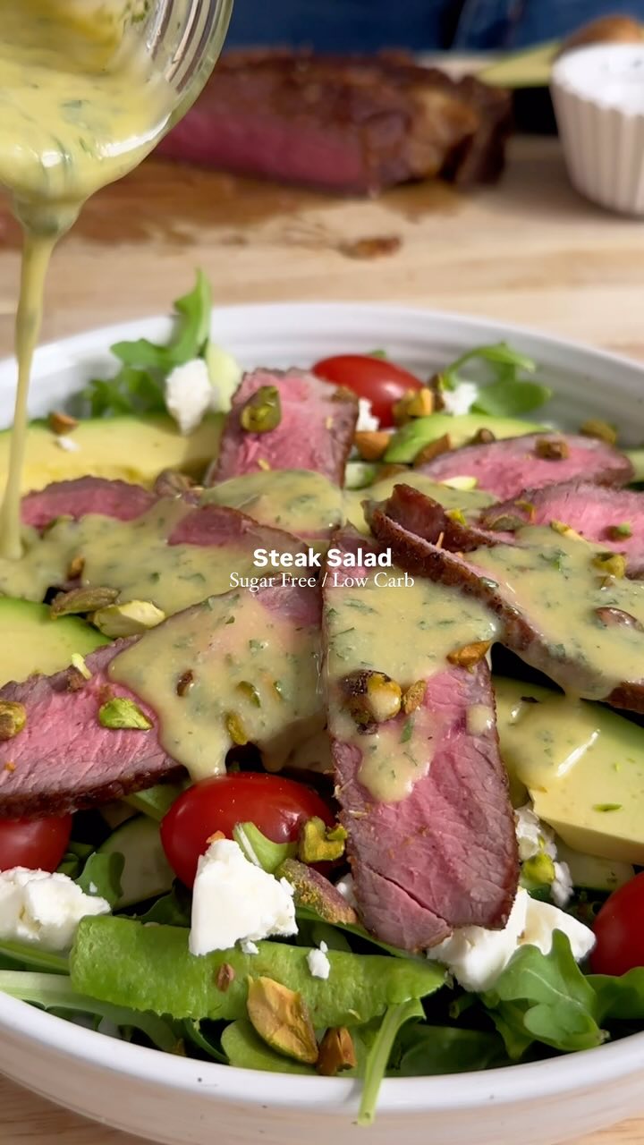 🥩 Ribeye Steak Salad with Herb Dressing