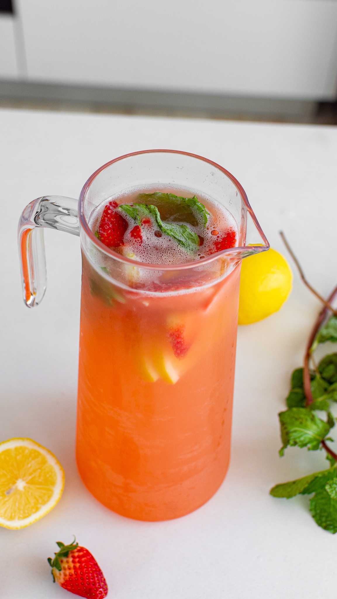 Such a refreshing summer drink! 🍓