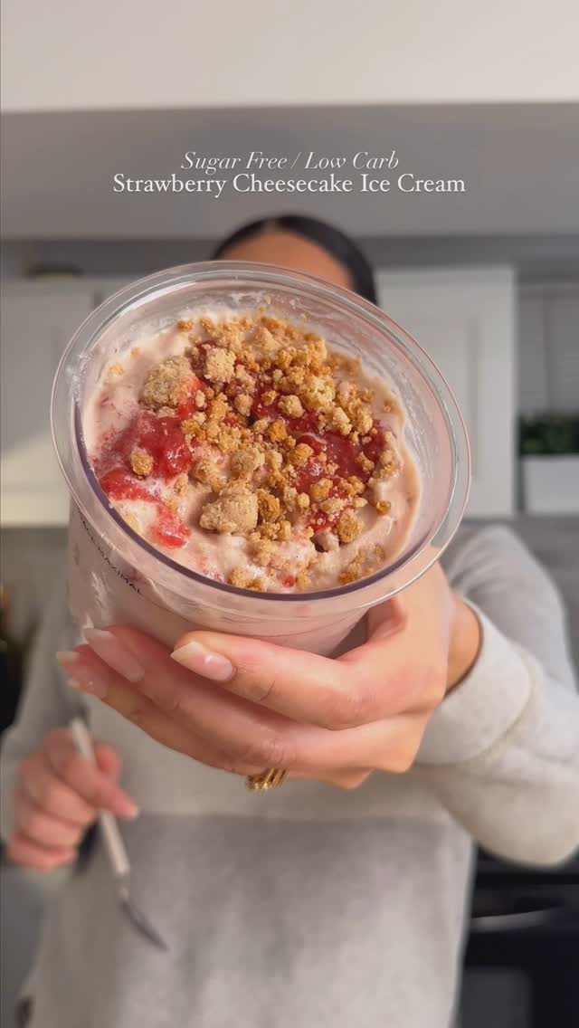 🍨 Sugar Free Strawberry Cheesecake Ice Cream