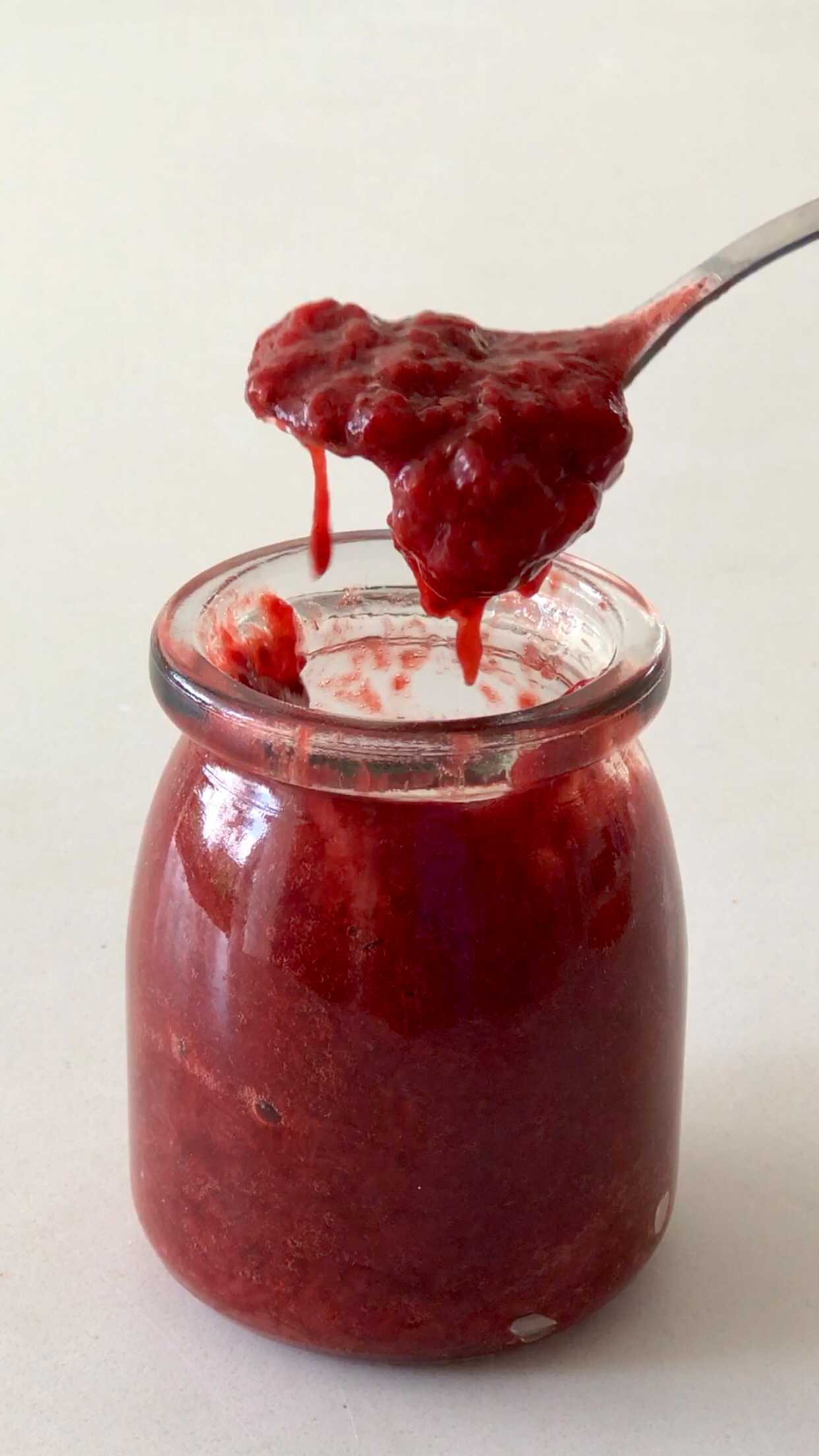 This is my go-to jam for everything, and I mean EVERYHTING! Toasts, pancakes, crepes, ice cream, panna cotta, bagels...see everything!