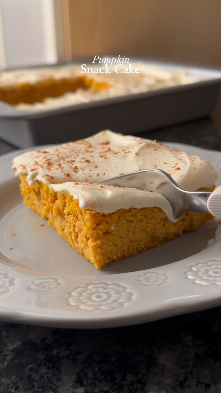 🎃This pumpkin cake is the moistest cake I’ve ever made!