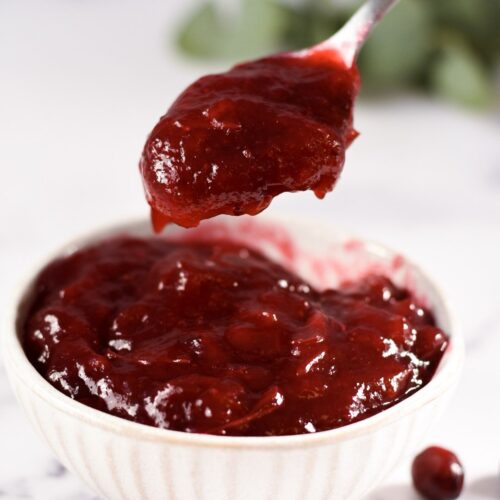 sweetketolife.com-no-sugar-cranberry-sauce-low-carb